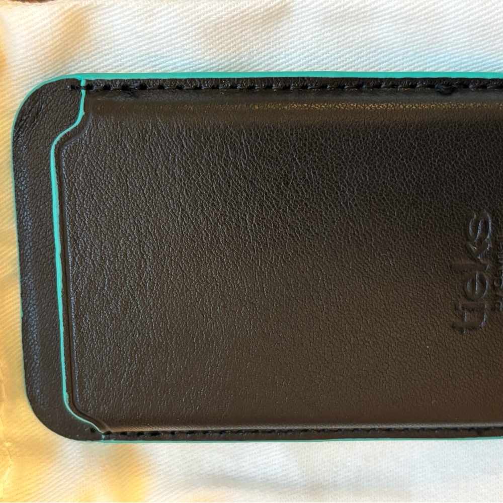 Tieks MagSafe card case